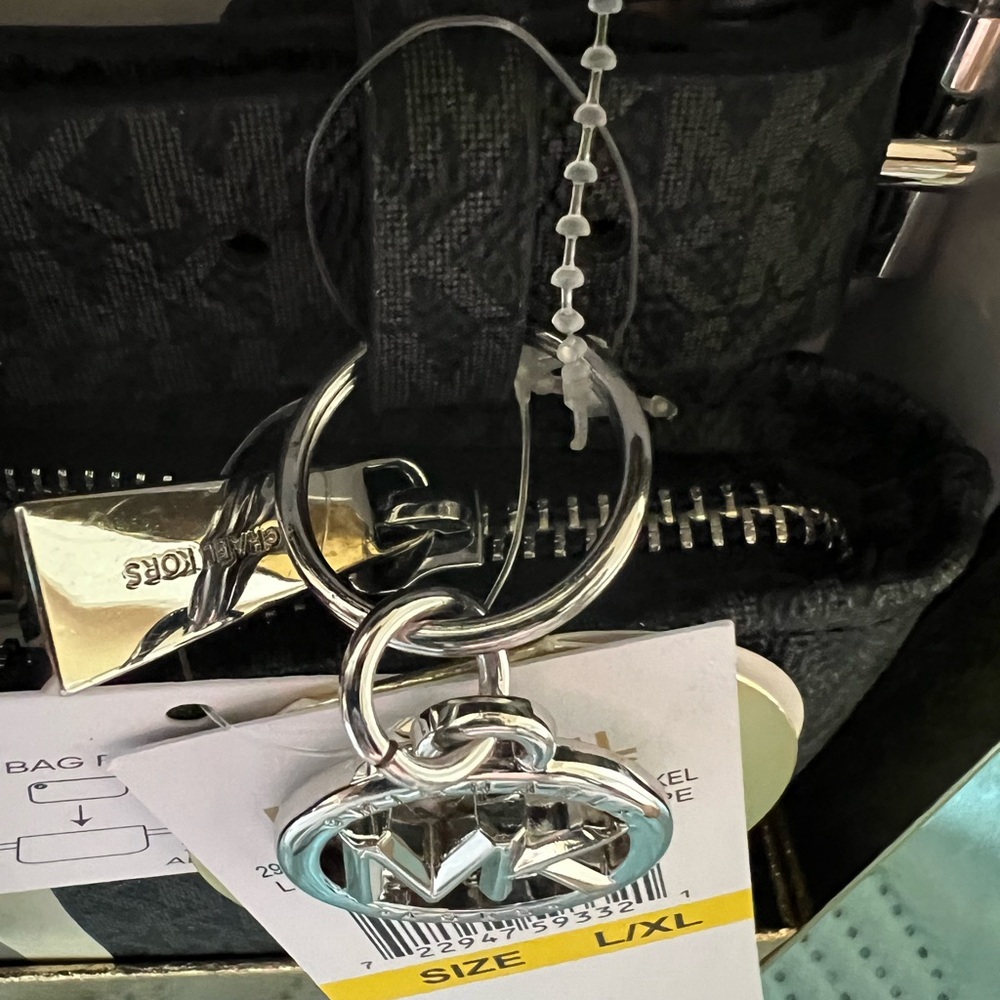Michael Kors Unisex Belt/Wallet Phone Bag NWT in Gift Box - Picture 9 of 9
